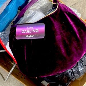 - Lucky Darling Ladies Pink Purse